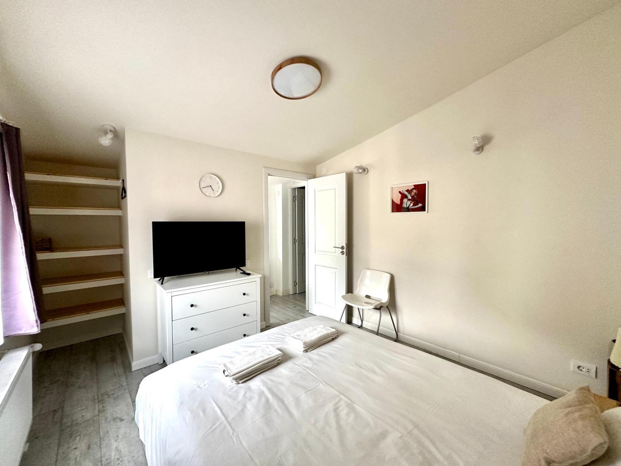 ブカレスト Interbelic House With Courtyard And Terraceヴィラ エクステリア 写真